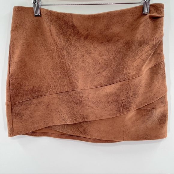 Free People Camel Summer Love Vegan Leather Mini Skirt Size 10 - Picture 2 of 12